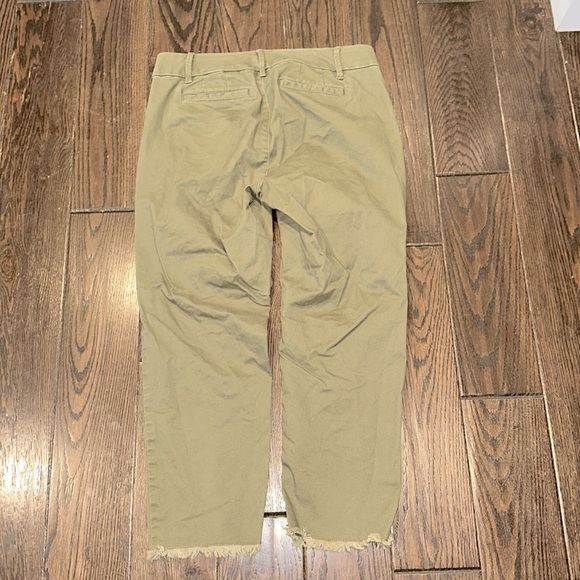Loft girlfriend Chino size 8 petite Olive Green Casual Pants with raw hem - Picture 8 of 8